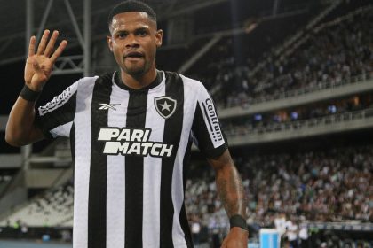 junior-santos-faz-quatro-gols-e-se-torna-um-dos-maiores-artilheiros-do-botafogo-na-historia-da-libertadores:-–-fogaonet