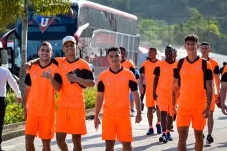 ldu-manda-recado-ao-flamengo-apos-usar-ct-antes-de-enfrentar-o-fluminense-pela-recopa-–-coluna-do-fla