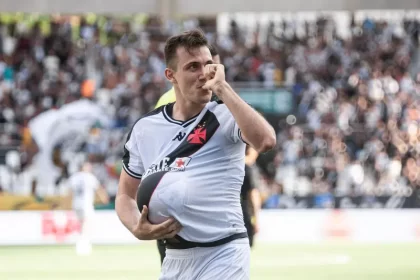 vasco-renova-contrato-de-lucas-piton-ate-2028-–-supervasco