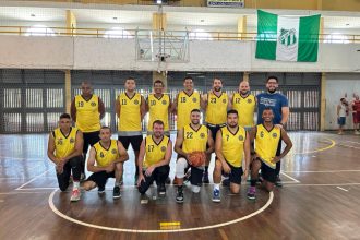 basquete-louveirense-vence-a-primeira-na-liga-regional-masculino.-–-prefeitura-de-louveira