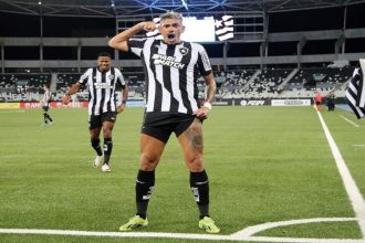 tiquinho-soares-encerra-jejum-de-gols-pelo-botafogo-em-goleada-na-libertadores-–-meio-norte