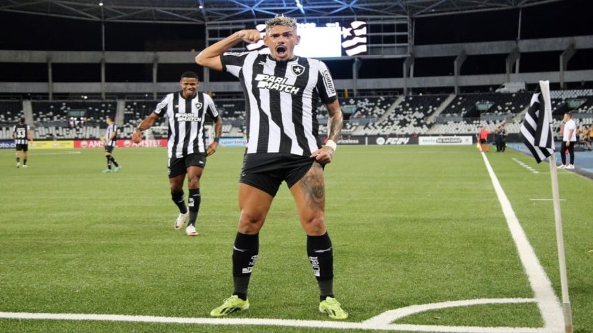 tiquinho-soares-encerra-jejum-de-gols-pelo-botafogo-em-goleada-na-libertadores-–-meio-norte