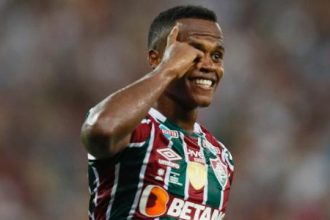 fluminense-e-campeao-da-recopa-com-arias-heroi-e-exorciza-ldu-–-uol-esporte