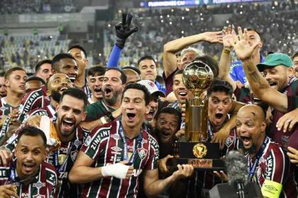 felipe-melo-chora-e-homenageia-torcedores-do-fluminense-que-nao-viram-titulo-contra-ldu:-“pela-memoria”-–-globo