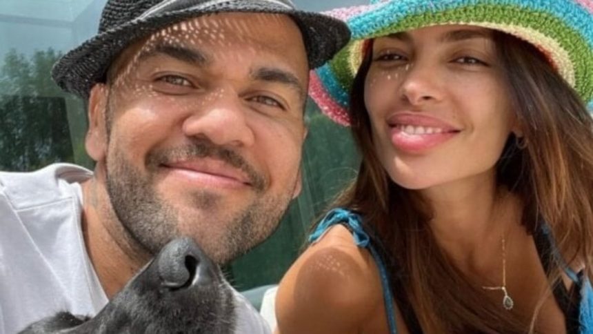 joana-sanz-comemora-retorno-de-daniel-alves-a-lista-de-lendas-do-barca-–-portal-ig