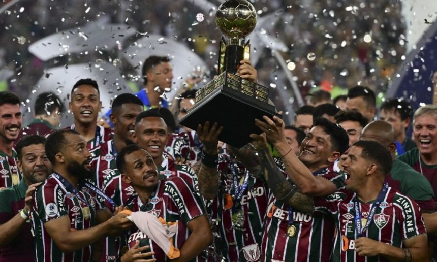 fluminense-derrota-ldu-e-conquista-recopa-pela-primeira-vez-–-jovem-pan