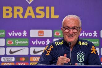 dorival-convoca-selecao-brasileira-pela-primeira-vez;-assista-ao-vivo-–-um-dois-esportes