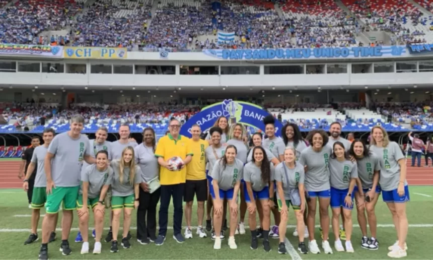 selecao-feminina-e-ovacionada-no-mangueirao-durante-re-pa-–-olimpiada-todo-dia