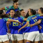 transformada,-selecao-feminina-vence-“classico”-contra-a-colombia-e-se-reinventa-na-copa-ouro;-analise-–-globo.com