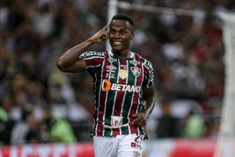 arias-mantem-escrita-de-unico-atleta-a-marcar-gols-em-todos-os-torneios-disputados-pelo-flu-–-netflu