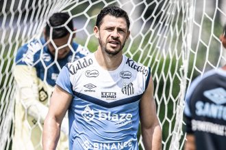 giuliano-e-preservado-em-mais-um-treino-do-santos,-que-quer-o-meia-100%-–-diario-do-peixe