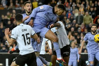 arbitro-de-valencia-x-real-madrid-encerra-jogo-segundos-antes-de-gol-de-bellingham-e-revolta-jogadores;-veja-momento-–-espncom.br