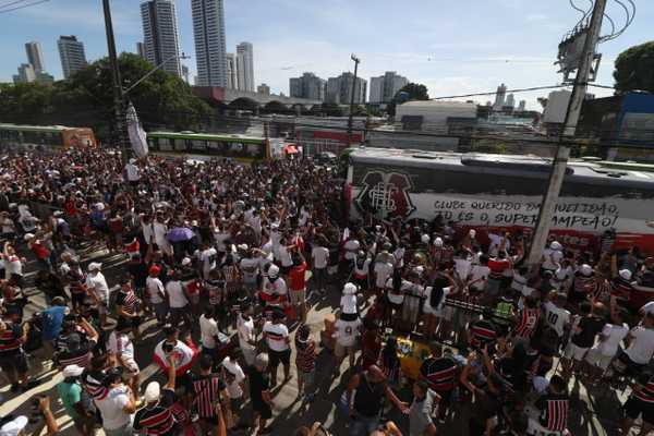 jogo-entre-santa-cruz-e-central-registra-o-maior-publico-do-ano-em-pernambuco-–-globo.com