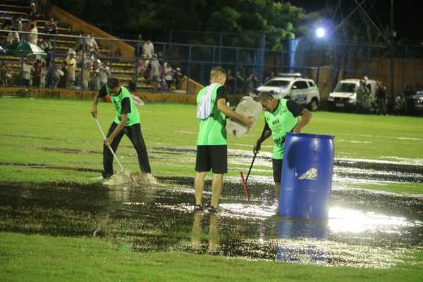 copa-do-brasil:-com-campo-encharcado,-jogo-entre-fortaleza-e-fluminense-pi-e-adiado-–-globo.com