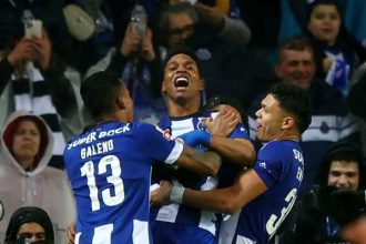 porto-massacra-o-benfica-em-classico-com-show-brasileiro:-5-a-0-–-globo.com