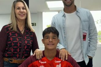 filho-de-eliza-samudio-fala-pela-primeira-vez-sobre-goleiro-bruno:-‘tenho-pena.-ele-destruiu-tudo’-–-esportes-estadao