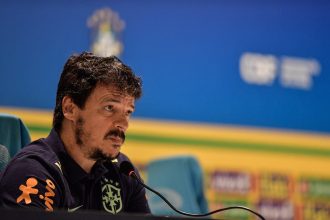 quando-era-tecnico-da-selecao,-diniz-tentou-levar-angioni-para-a-cbf,-revela-jornalista-–-netflu