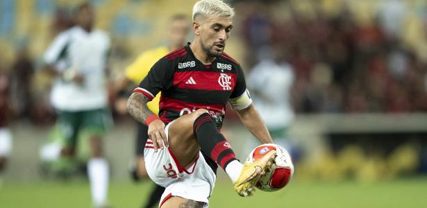 arrascaeta-se-ve-longe-da-europa-e-relata-brincadeira-de-braz-sobre-o-boca-–-uol-esporte