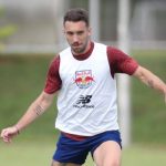 reforco-do-flamengo,-leo-ortiz-tem-data-e-horario-definidos-para-chegar-ao-rio-de-janeiro-–-coluna-do-fla