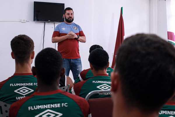 caio-couto-pede-desligamento-do-sub-20-do-fluminense-e-voltara-aos-profissionais-da-portuguesa-rj-–-globo