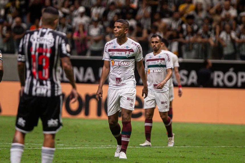 fora-dos-planos,-zagueiro-negocia-rescisao-com-o-fluminense,-diz-portal-–-netflu