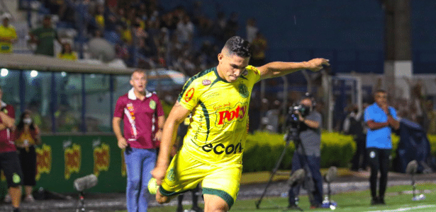 santos-acerta-a-contratacao-do-lateral-rodrigo-ferreira,-do-mirassol-–-uol-esporte