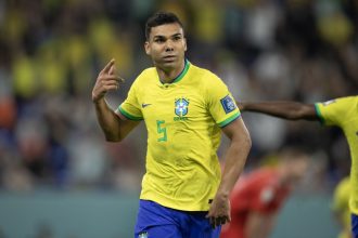 neto-sugere-tres-volantes-para-substituir-casemiro-na-selecao-brasileira:-“ta-morto”-–-torcedores.com