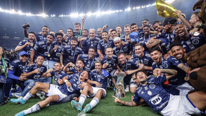 campeao-pelo-cruzeiro-surpreende-e-acerta-com-clube-mineiro-apos-um-ano-parado-–-itatiaia