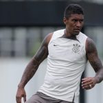 paulinho-volta-a-treinar-com-o-elenco,-e-corinthians-ja-estima-prazo-de-retorno-–-itatiaia