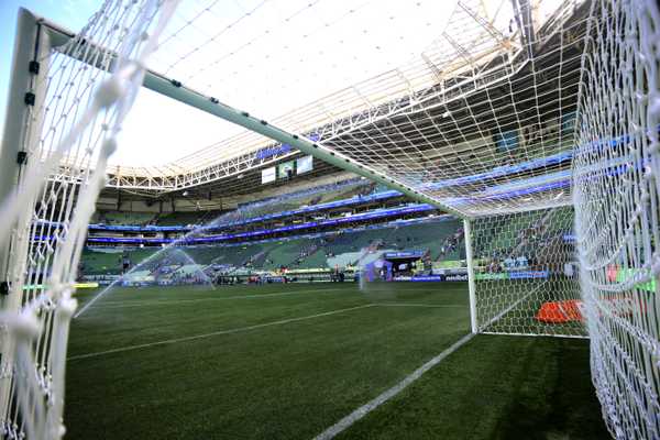 palmeiras-faz-estudo-e-cita-baixo-numero-de-lesoes-em-defesa-do-gramado-sintetico-–-globo