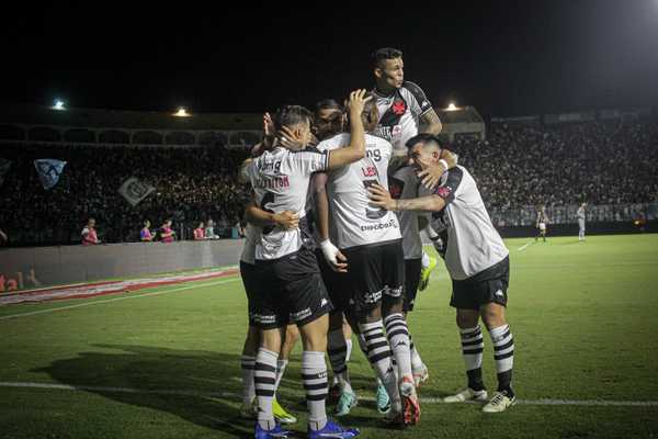 pelos-pes-de-todos-os-jogadores-de-linha-e-52-passes:-o-raio-x-do-golaco-de-vegetti,-do-vasco-–-globo