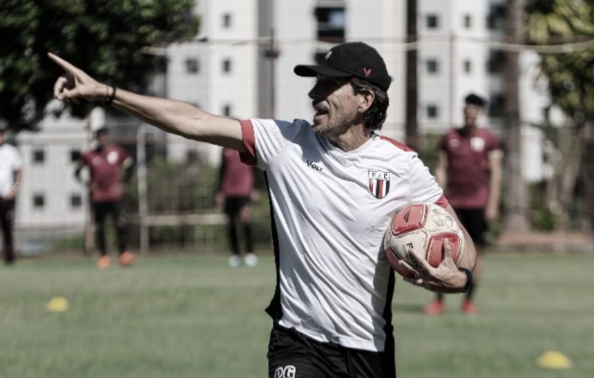 treinador-paulo-gomes-faz-balanco-do-botafogo-sp-e-projeta-partida-contra-o-palmeiras-–-vavel.com