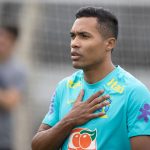 alex-sandro-sera-contratado?-internacional-define-‘prazo’-para-fechar-com-o-lateral-esquerdo-–-antenados-no-futebol