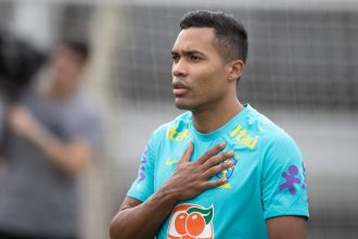 alex-sandro-sera-contratado?-internacional-define-‘prazo’-para-fechar-com-o-lateral-esquerdo-–-antenados-no-futebol