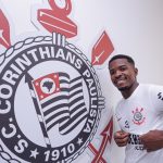 corinthians-anuncia-a-contratacao-do-zagueiro-caca-–-itatiaia