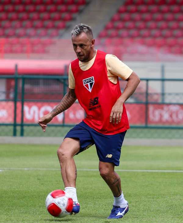 escalacao:-sao-paulo-finaliza-preparacao-e-vai-contar-com-rafinha-contra-o-ituano-–-globo