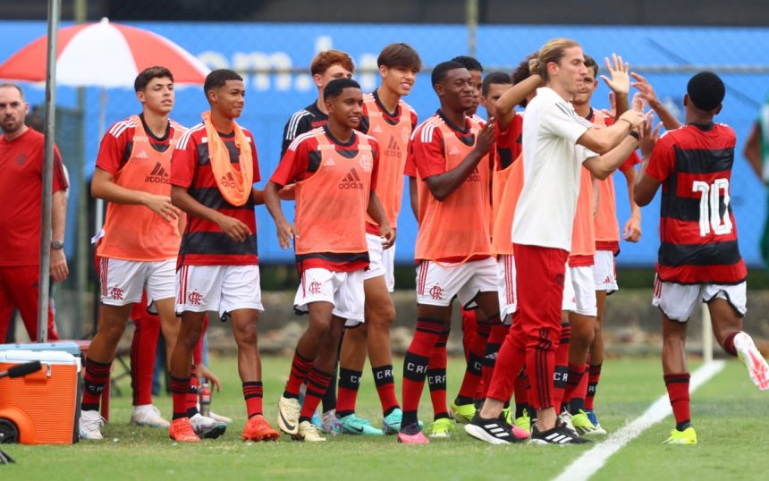 filipe-luis-estreia-com-goleada-como-treinador-do-time-sub-17-do-flamengo-–-o-dia