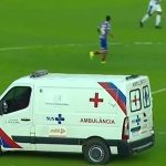 ambulancia-invade-o-campo-durante-jogo-do-bahia-pelo-estadual;-veja-–-uol-esporte