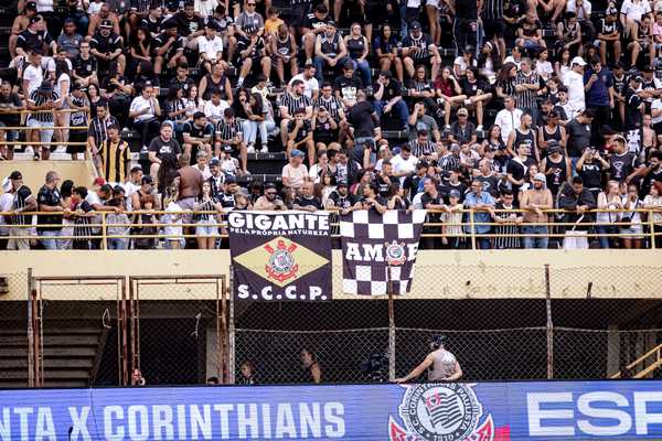 torcida-do-corinthians-cobra-antes-da-copa-do-brasil,-e-carlos-miguel-pede-sabedoria-apos-eliminacao-–-globo