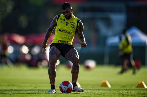 gabigol-faz-treino-completo-com-grupo-do-flamengo;-pulgar-trabalha-na-academia-–-globo