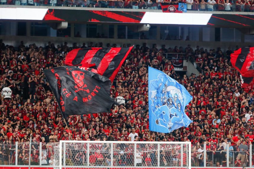 tres-fatores-que-explicam-o-recorde-de-publico-do-athletico-no-paranaense-–-um-dois-esportes