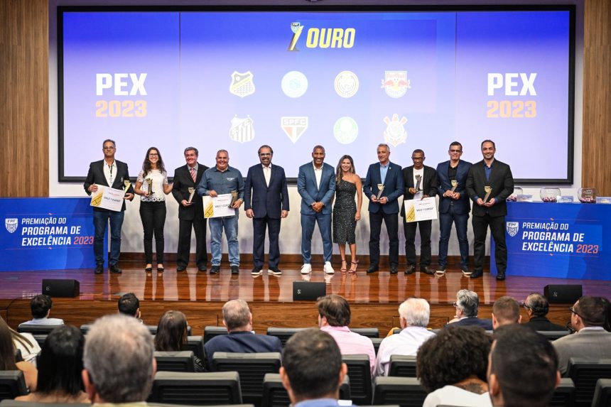 santos-recebe-premio-da-fpf-por-excelencia-em-gestao-na-temporada-2023-–-diario-do-peixe