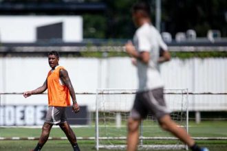 corinthians-inscreve-paulinho-na-copa-do-brasil,-mas-“segura”-retorno-de-volante-–-globo