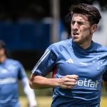 zagueiro-do-cruzeiro-marca-gol-olimpico-em-treino;-veja-video-–-no-ataque