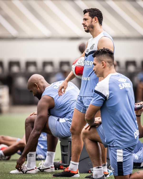 escalacao-do-santos:-carille-prepara-giuliano-para-quartas-de-final,-mas-meia-sera-reserva-–-globo