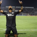 junior-santos-marca-de-novo,-botafogo-segura-empate-com-um-a-menos-contra-o-bragantino-e-vai-a-fase-de-grupos-da-libertadores-–-espncom.br