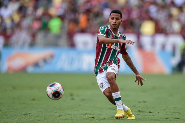 fluminense-acerta-prorrogacao-de-contrato-com-alexsander-–-globo.com