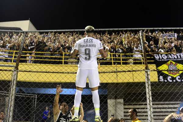 yuri-alberto-elogia-antonio-oliveira-no-comando-do-corinthians:-“dia-a-dia-esta-alegre,-diferente”-–-globo