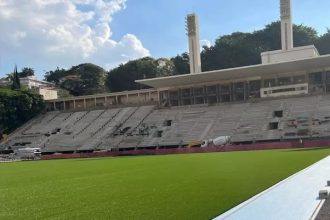 estadio-de-r$-400-milhoes-em-sp-comeca-a-receber-gramado-sintetico-–-no-ataque