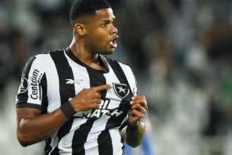 junior-santos-lembra-trajetoria-da-varzea-a-historia-do-botafogo:-‘loucura’-–-uol-esporte